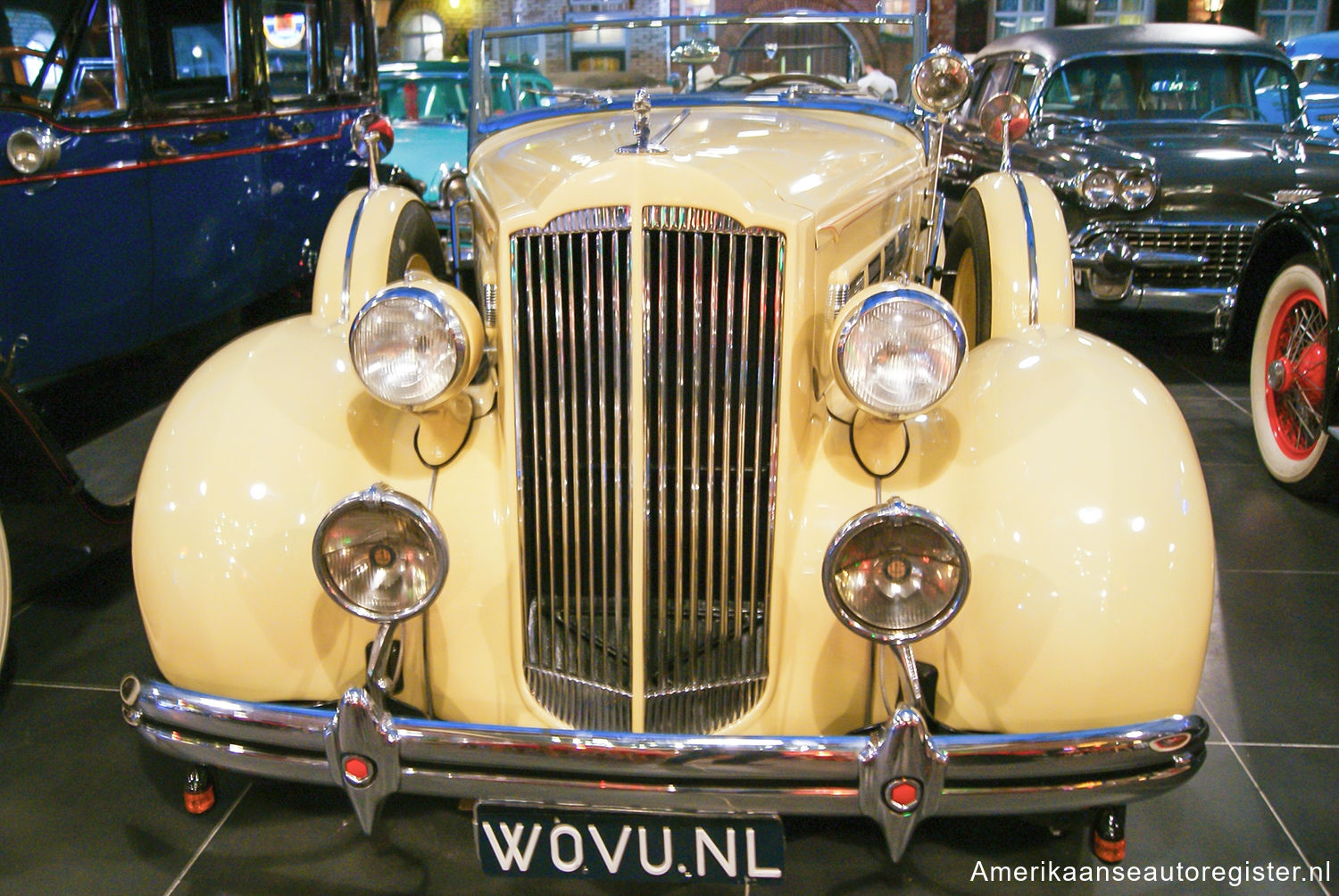 Packard One-Twenty uit 1937