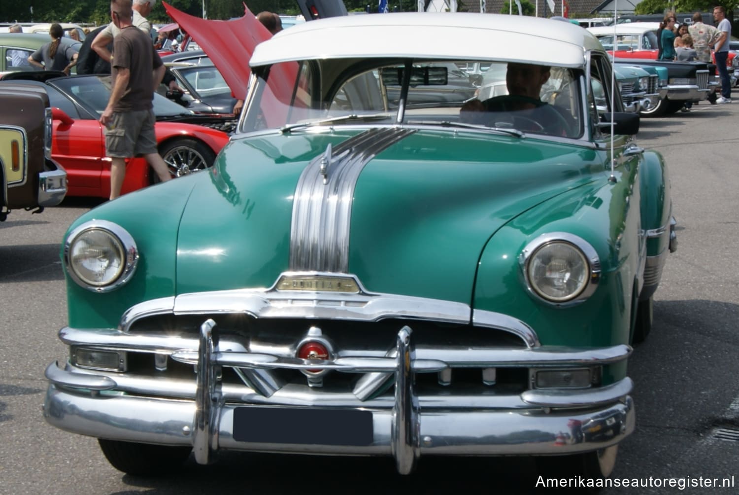 Pontiac Chieftain uit 1952