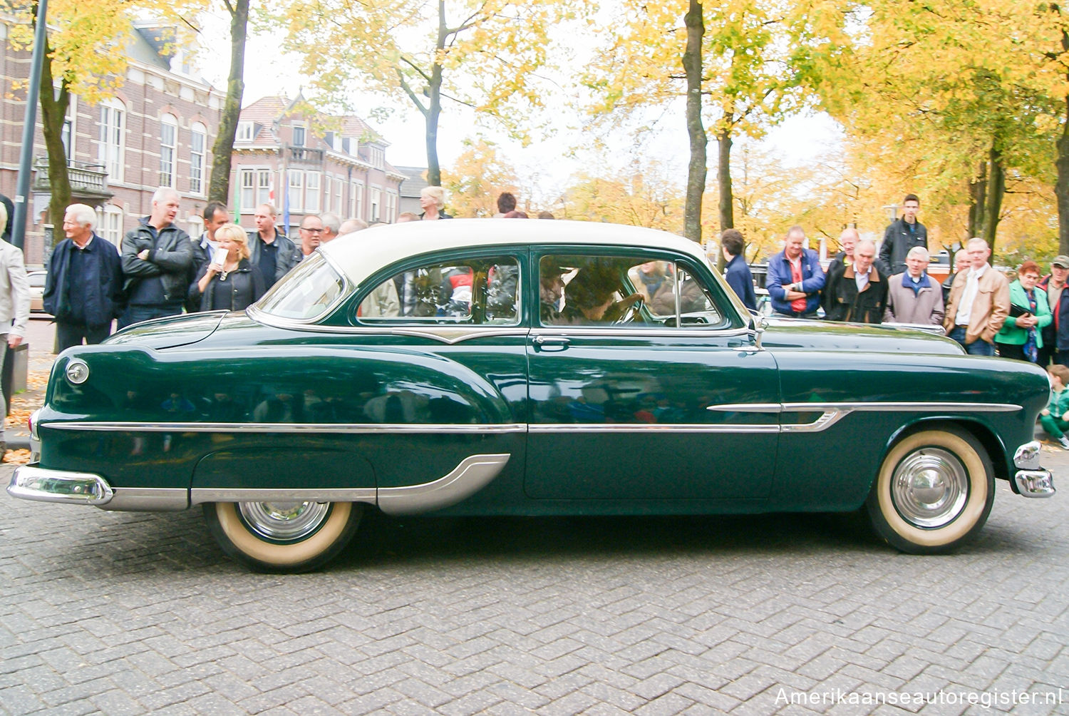 Pontiac Chieftain uit 1953