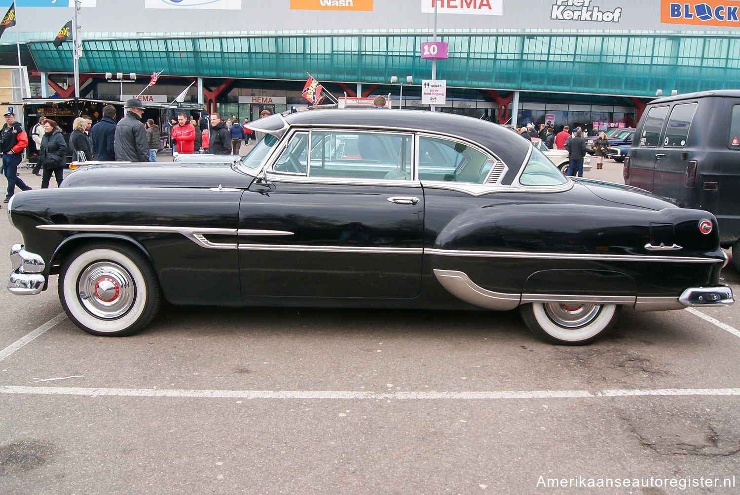 Pontiac Chieftain uit 1953