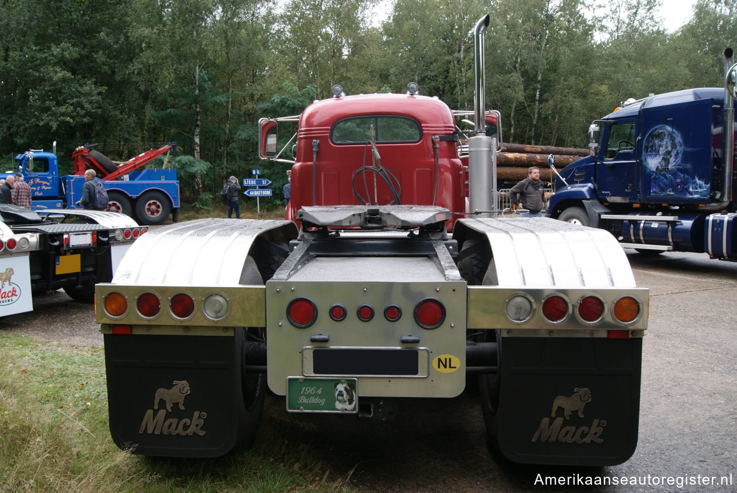 Vrachtwagens Mack uit 1953