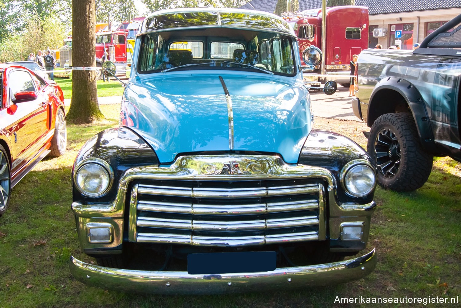 Gmc Suburban uit 1954