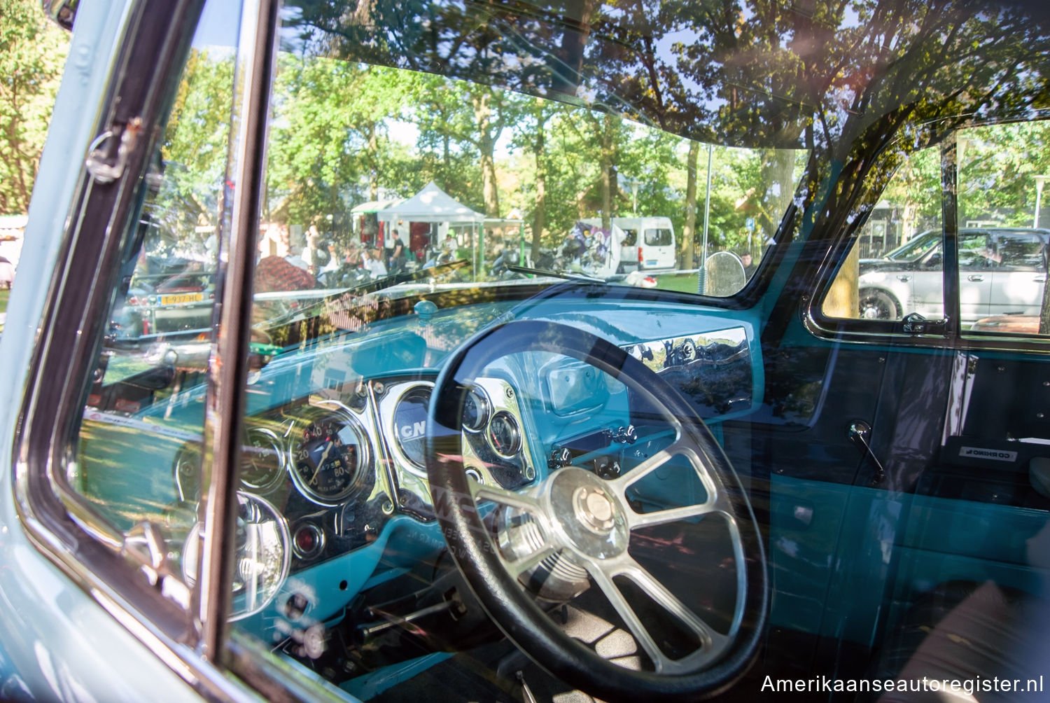 Gmc Suburban uit 1954