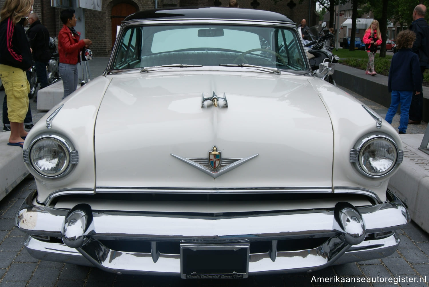 Lincoln Capri uit 1954