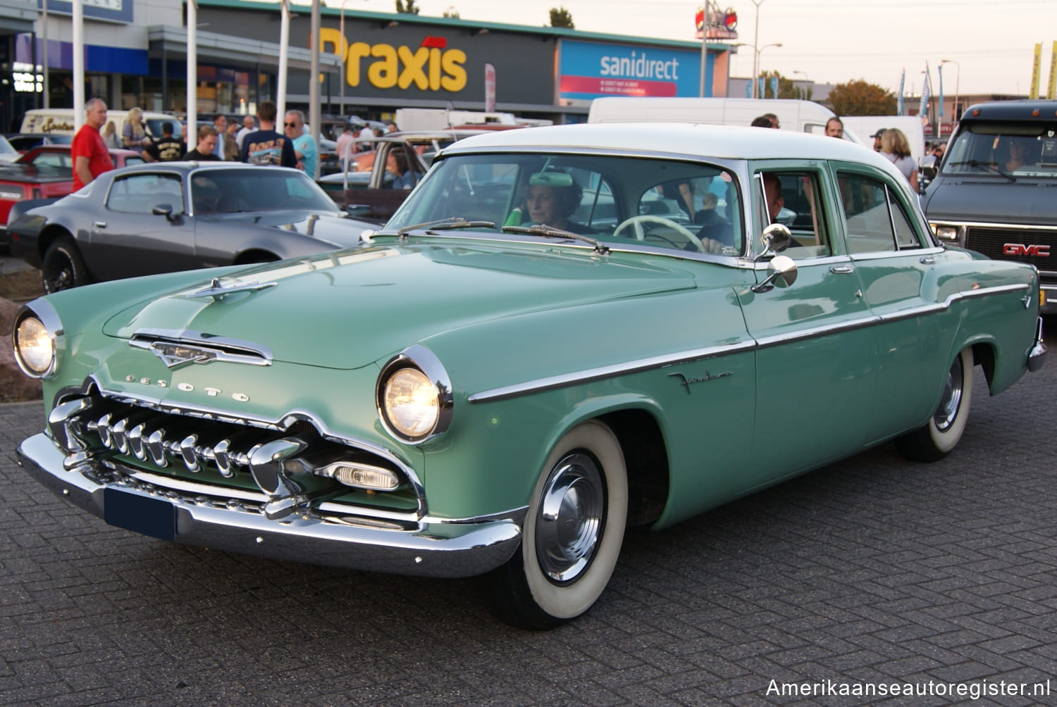 DeSoto Firedome uit 1955