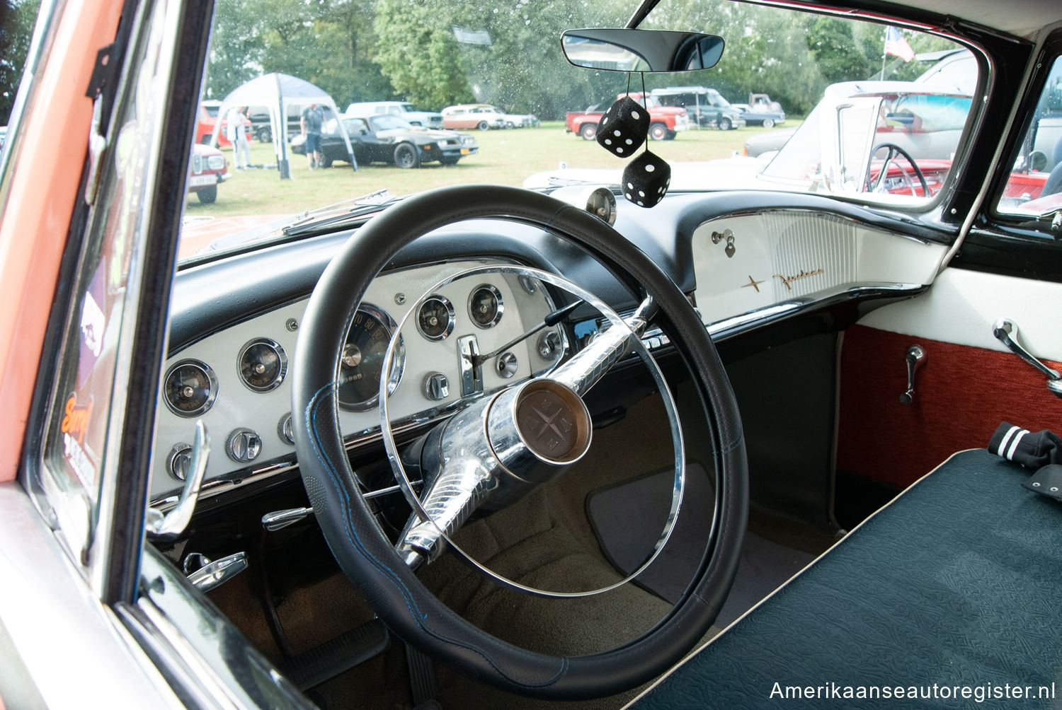 DeSoto Firedome uit 1955