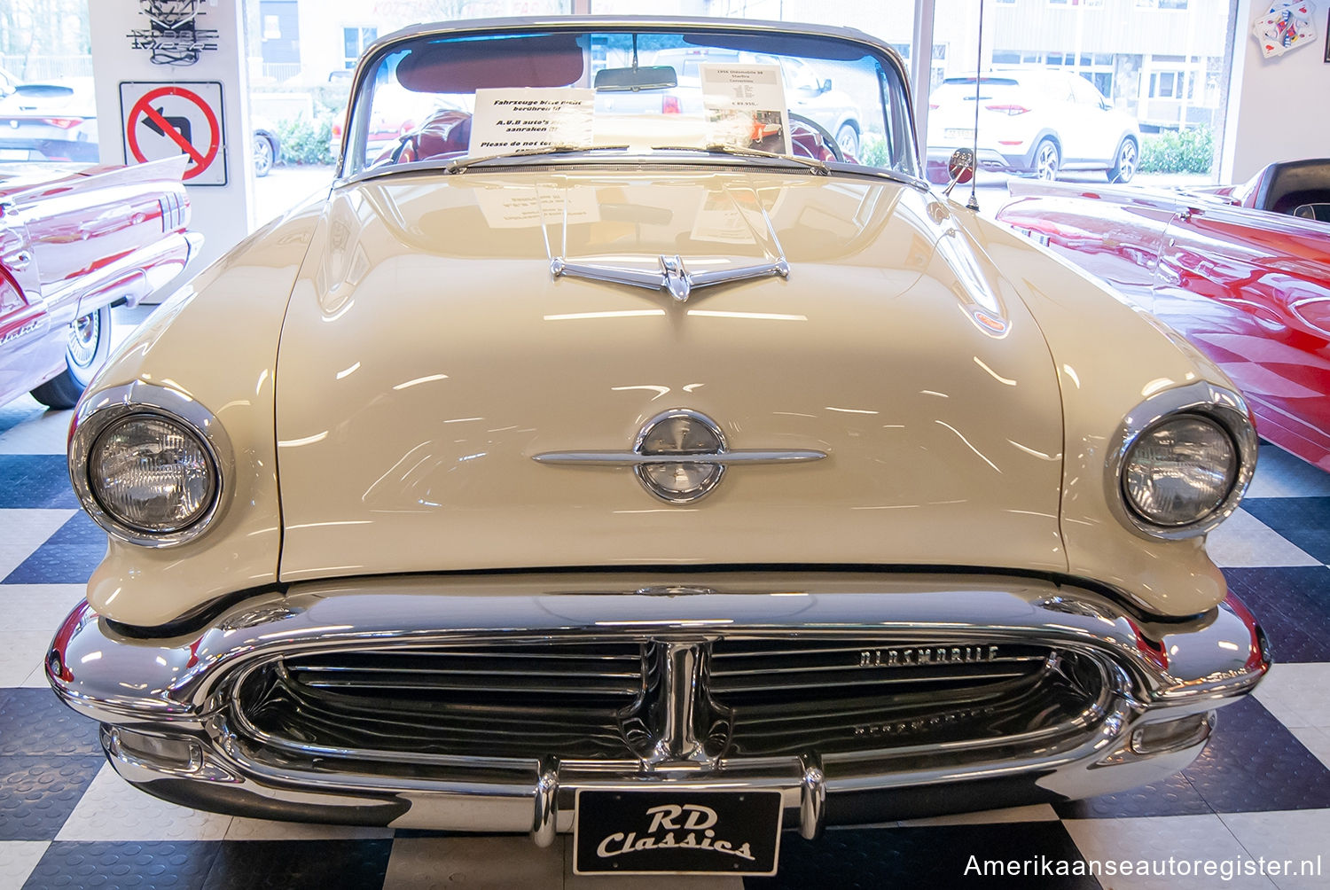 Oldsmobile Ninety-Eight uit 1956