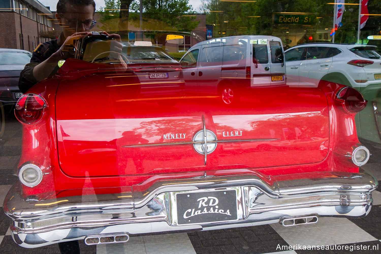 Oldsmobile Ninety-Eight uit 1956