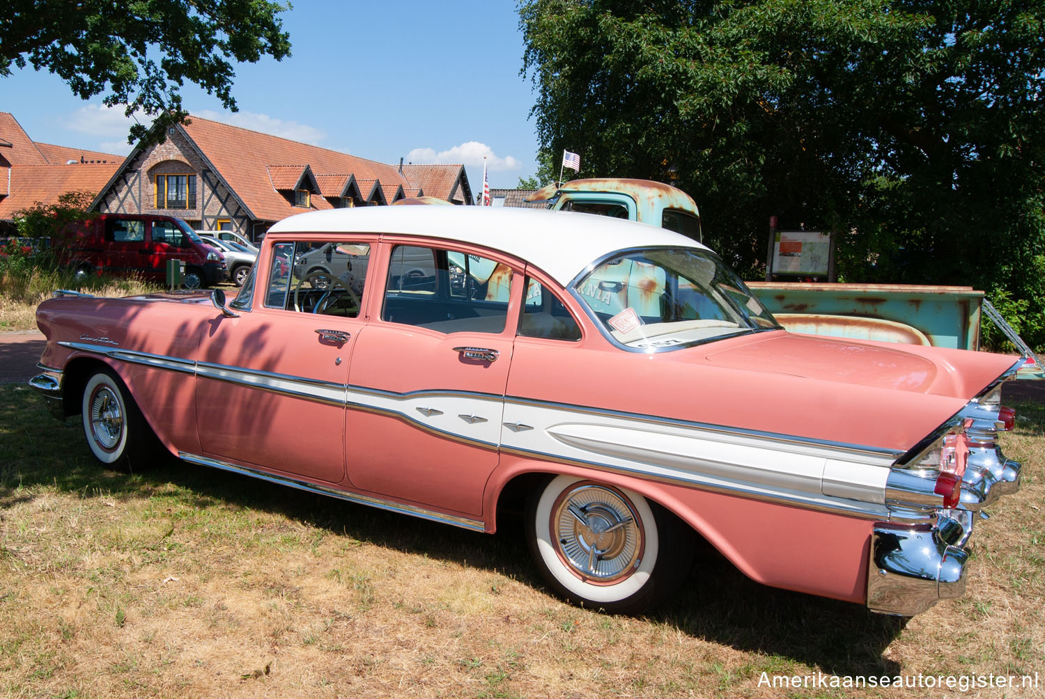 Pontiac Chieftain uit 1957