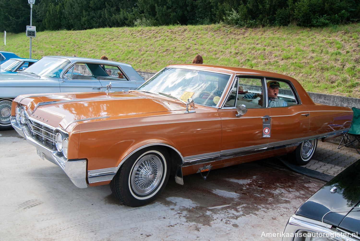 Oldsmobile Ninety-Eight uit 1965