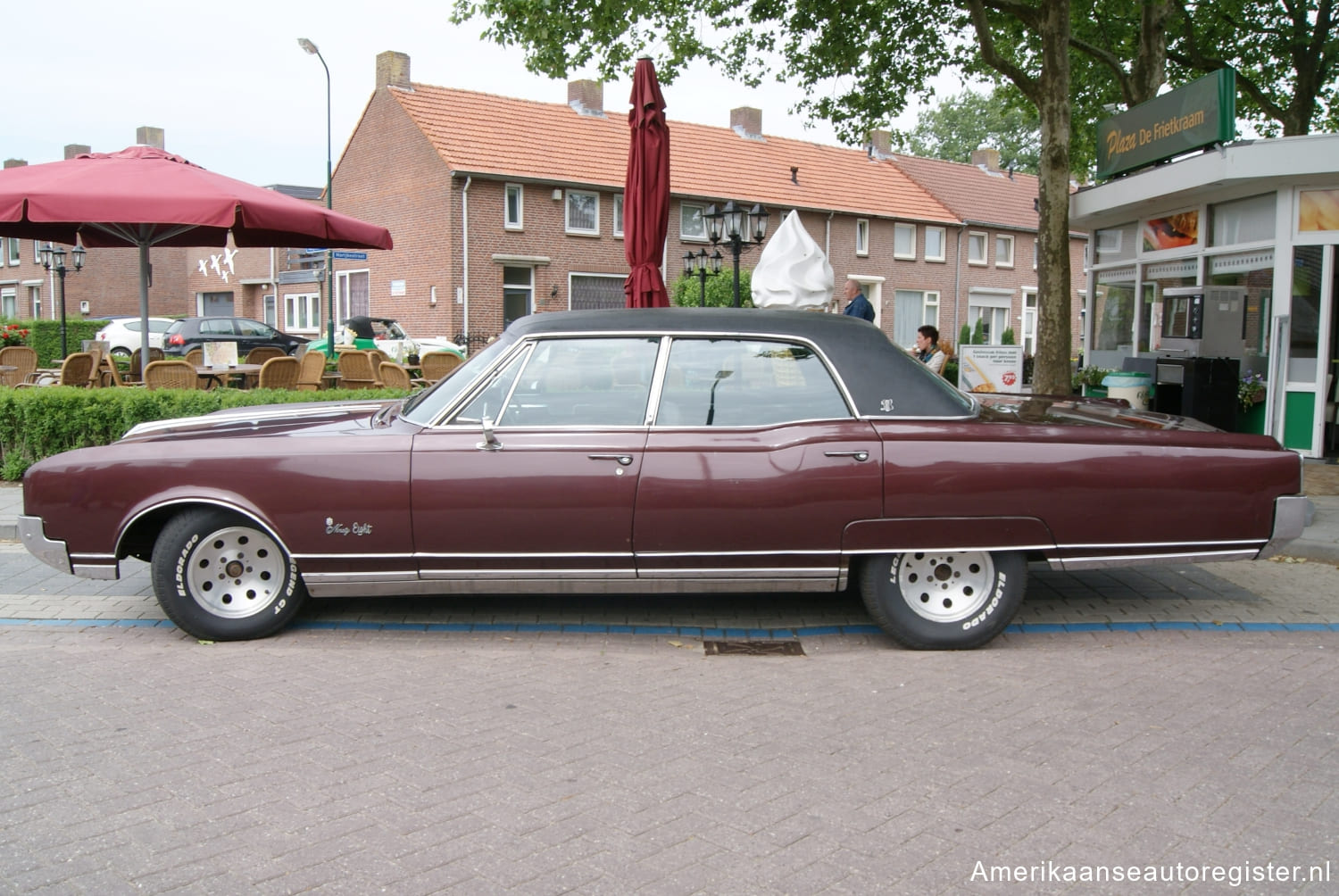 Oldsmobile Ninety-Eight uit 1966