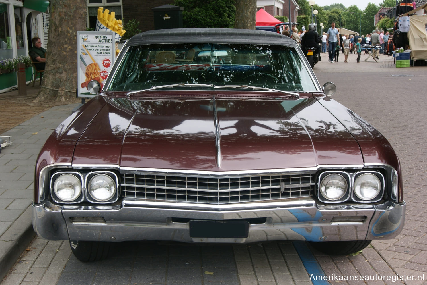 Oldsmobile Ninety-Eight uit 1966