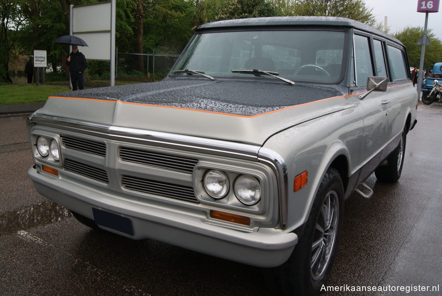 Gmc Suburban uit 1971