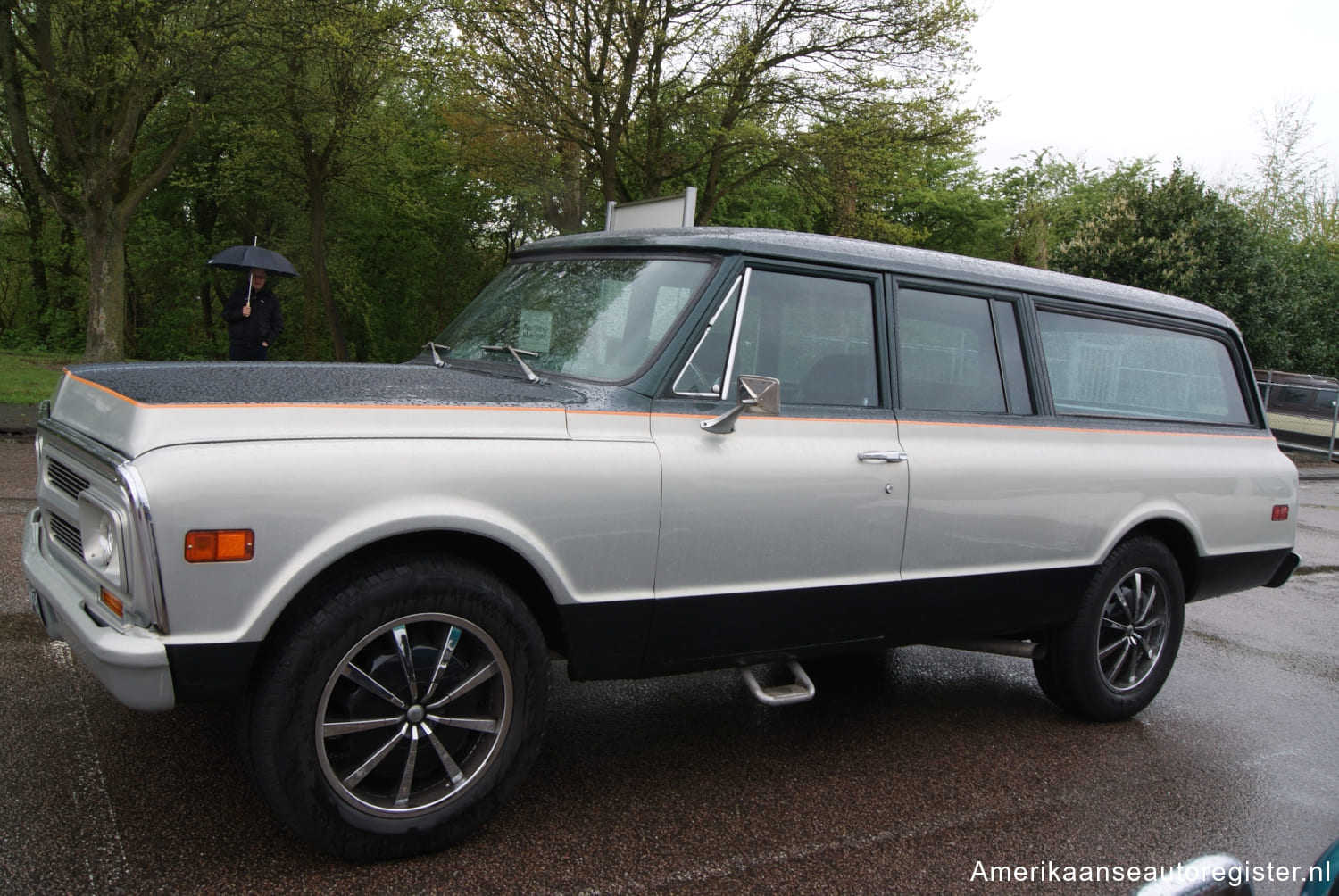 Gmc Suburban uit 1971