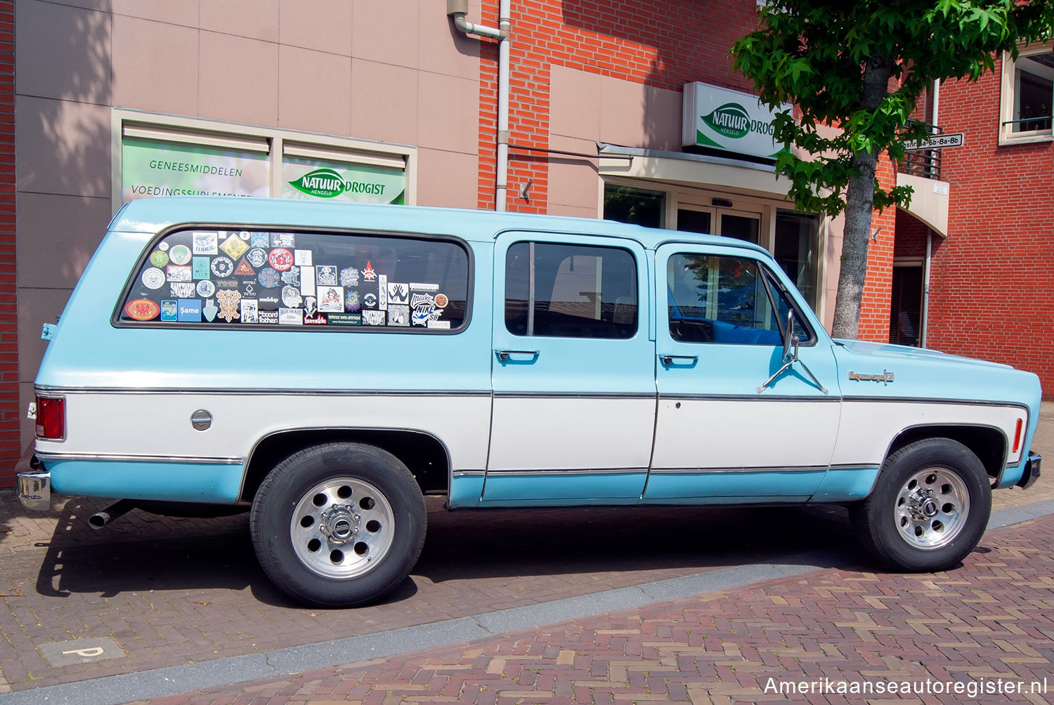 Chevrolet Suburban uit 1973