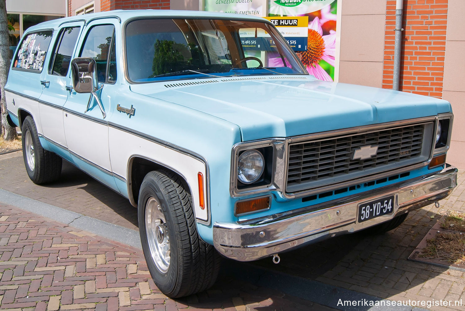 Chevrolet Suburban uit 1973