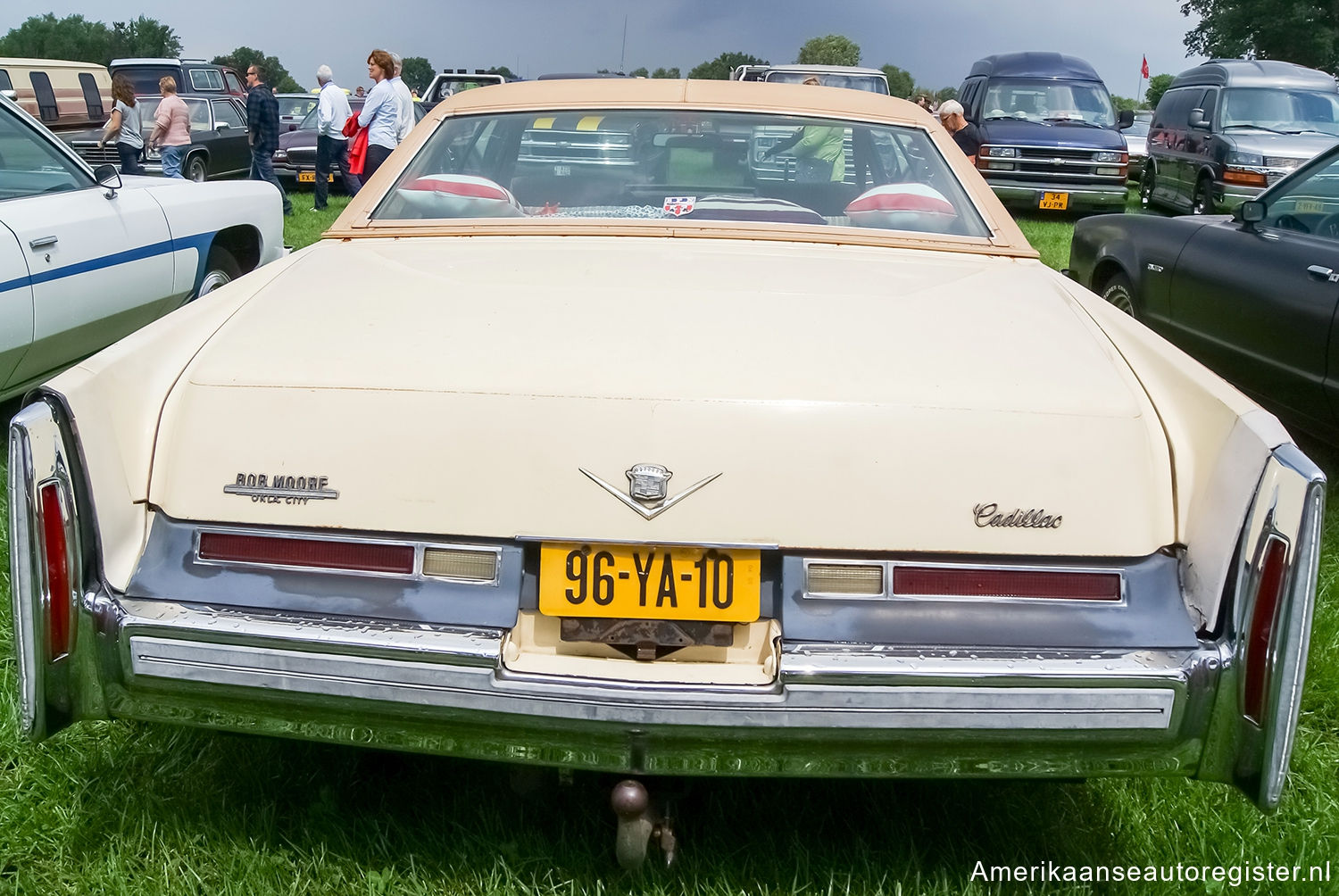 Cadillac DeVille uit 1976