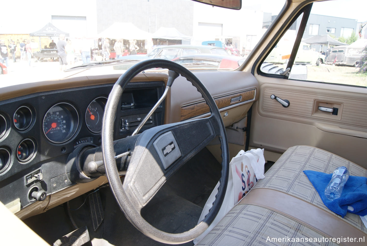 Chevrolet Suburban uit 1977