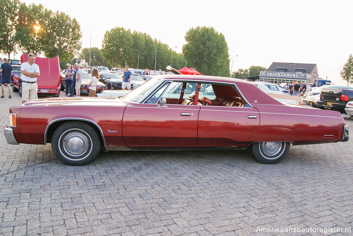 Chrysler Newport uit 1977