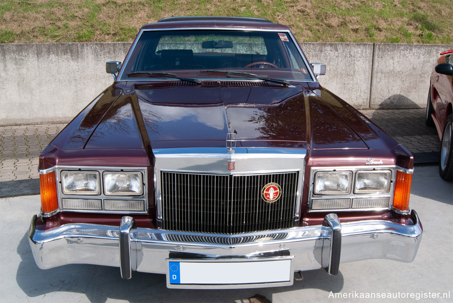 Lincoln Versailles uit 1977