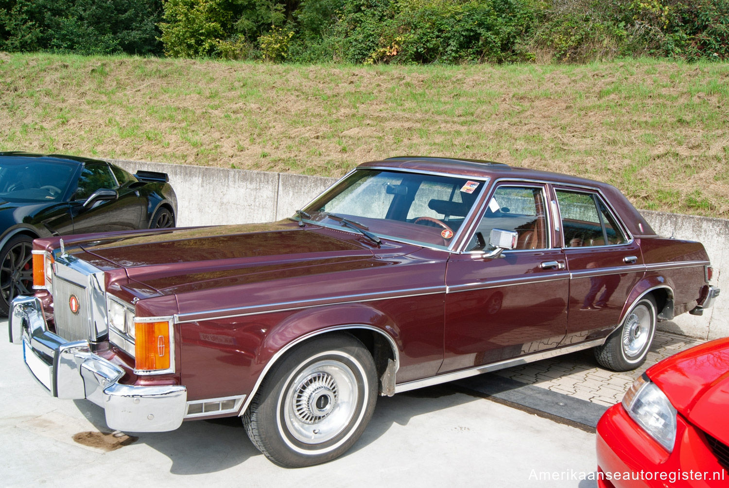 Lincoln Versailles uit 1977