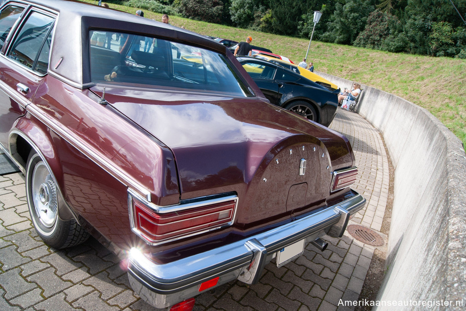 Lincoln Versailles uit 1977