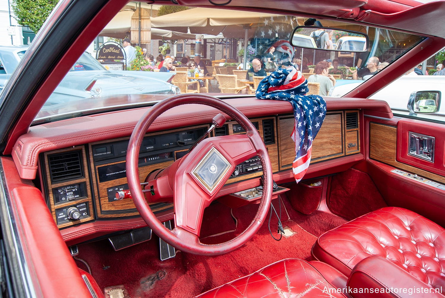 Cadillac Eldorado uit 1983