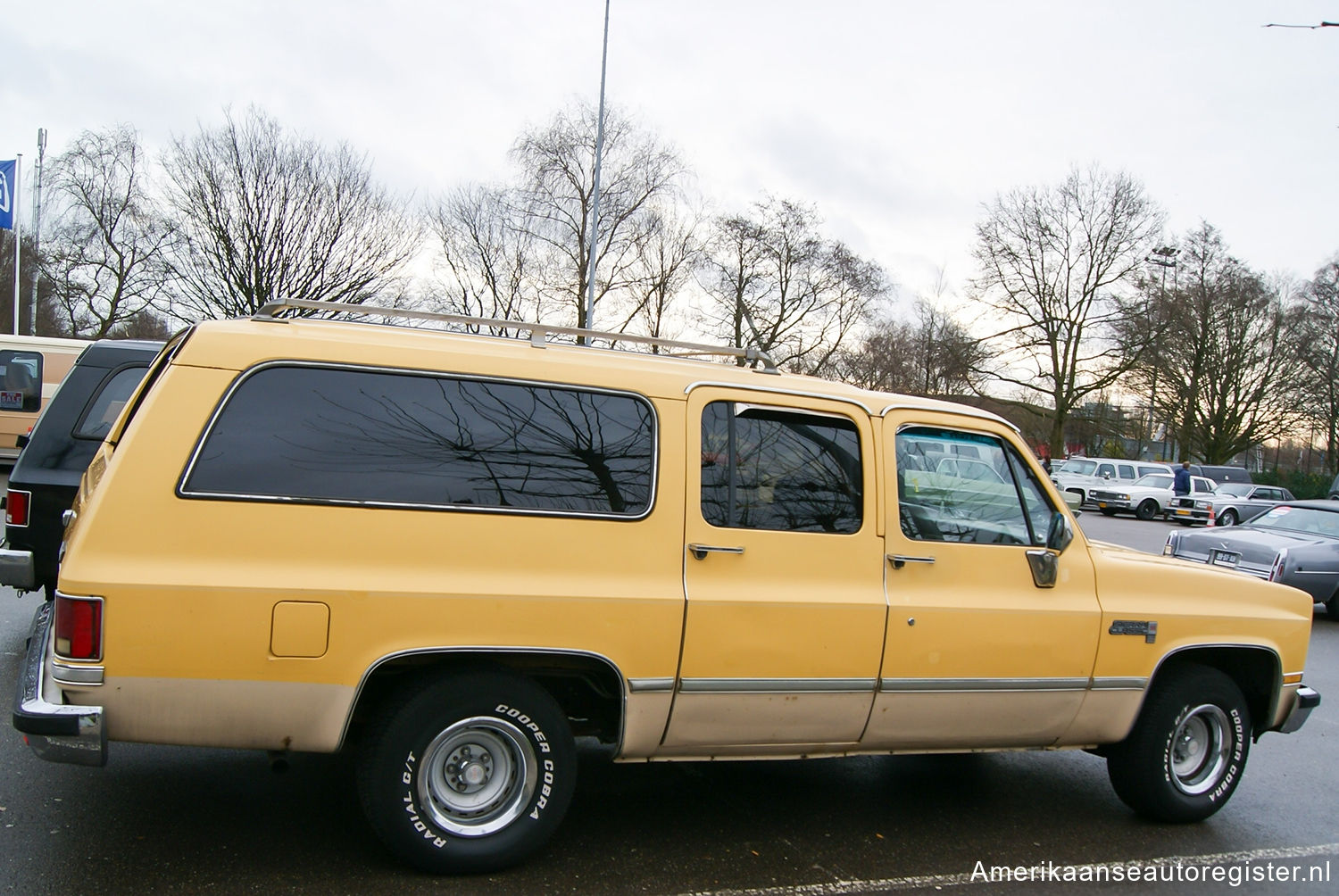 Gmc Suburban uit 1985