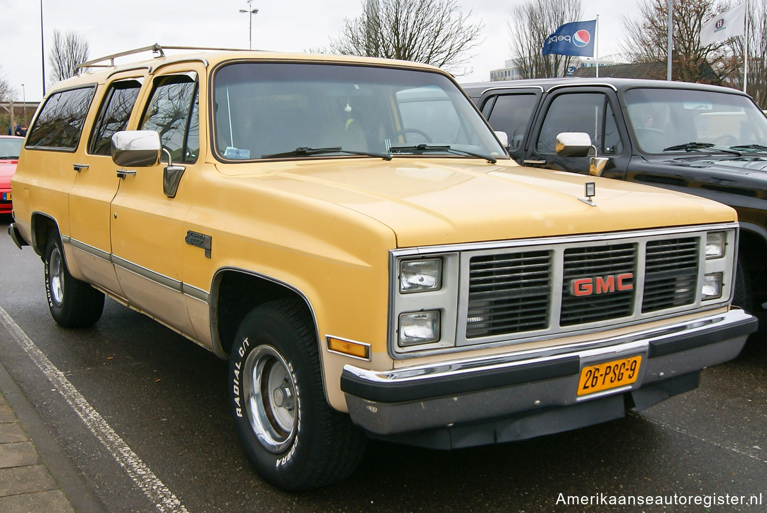 Gmc Suburban uit 1985