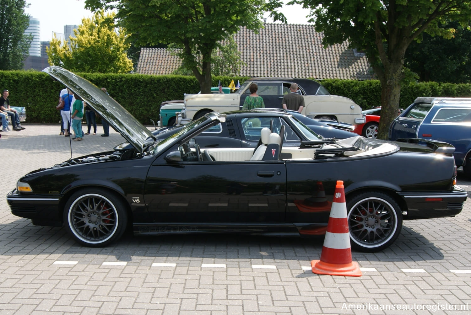 Pontiac Sunbird uit 1989